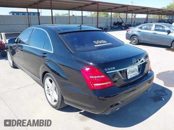 ✅ 2012 Mercedes-Benz S 550 • VIN: WDDNG7DB7CA463070 • Lot: 43458957. Wystawiony na IAAI z przebiegiem 95 645 mil. Bezpłatny archiwum sprzedaży aukcyjnych z USA i szczegółowy raport historii pojazdu na DreamBid. Zdjęcie 3.