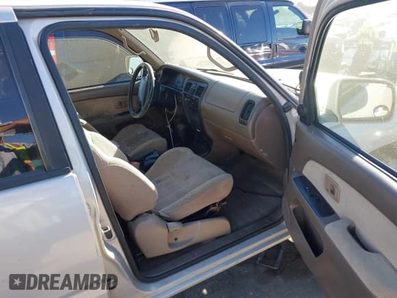 ✅ 1999 Toyota 4Runner SR5 • VIN: JT3GN86RXX0111626 • Лот: 43898360. Опубликован ранее на IAAI с пробегом 280 262 миль. Бесплатный доступ к архиву аукционных продаж из США и подробный отчёт об истории автомобиля на DreamBid. Изображение 5.