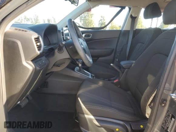 ✅ 2024 Hyundai Venue SEL • VIN: KMHRC8A3XRU316433 • Lot: 87535005. Listed on Copart with 9,721 mi. Free auction sales archive from the USA and detailed vehicle history report at DreamBid. Image 7.