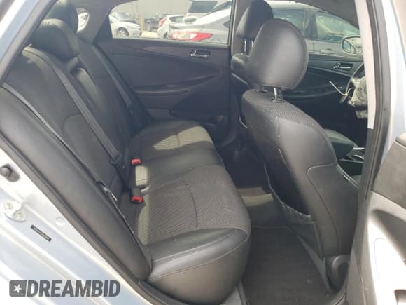 ✅ 2012 Hyundai Sonata SE • VIN: 5NPEC4AC0CH419289 • Lot: 70983544. Listed on Copart with 132,678 mi. Free auction sales archive from the USA and detailed vehicle history report at DreamBid. Image 10.