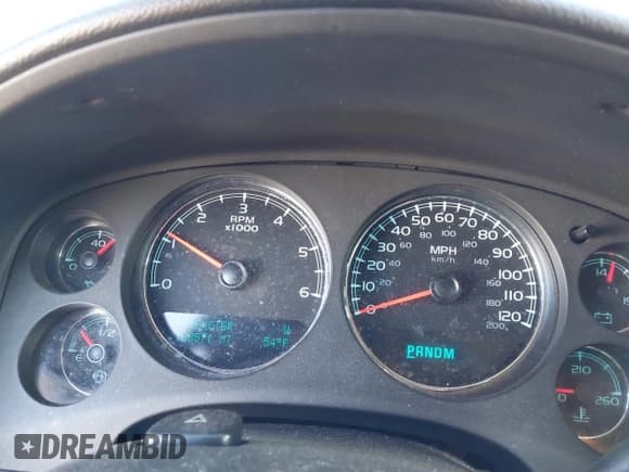 ✅ 2010 Chevrolet Suburban LT • VIN: 1GNUKJE37AR236217 • Lot: 43683590. Listed on IAAI with 188,571 mi. Free auction sales archive from the USA and detailed vehicle history report at DreamBid. Image 7.