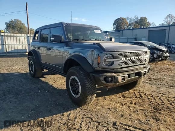 ✅ 2023 Ford Bronco Badlands • VIN: 1FMEE5DP1PLB61540 • Lot: 90666745. Listed on Copart with 17,636 mi. Free auction sales archive from the USA and detailed vehicle history report at DreamBid. Image 14.