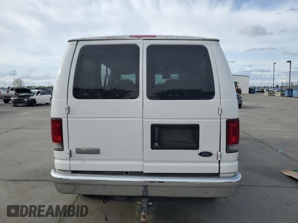 ✅ 2006 Ford Econoline Passenger XL • VIN: 1FBNE31L96HA61105 • Lot: 51996365. Listed on Copart with 306,164 mi. Free auction sales archive from the USA and detailed vehicle history report at DreamBid. Image 6.