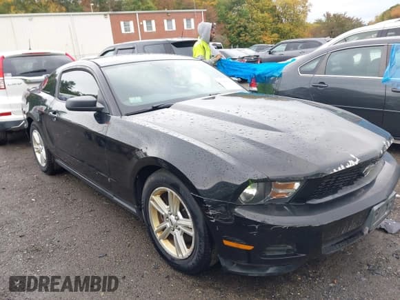 ✅ 2012 Ford Mustang Premium • VIN: 1ZVBP8AM3C5239339 • Lot: 43393515. Listed on IAAI with 170,764 mi. Free auction sales archive from the USA and detailed vehicle history report at DreamBid. Image 1.