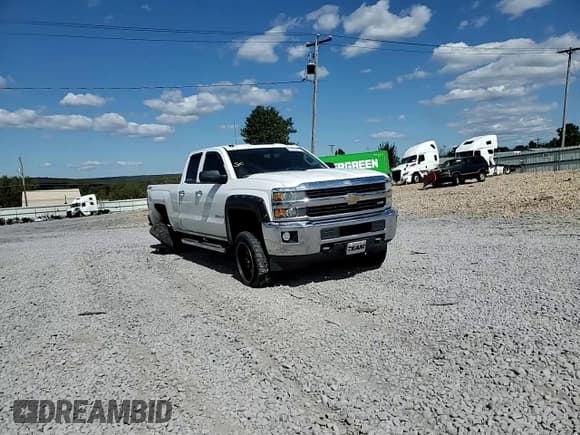 ✅ 2015 Chevrolet Silverado 2500HD LT • VIN: 1GC2KVEG1FZ129164 • Lot: 71814455. Wystawiony na Copart z przebiegiem 109 395 mil. Bezpłatny archiwum sprzedaży aukcyjnych z USA i szczegółowy raport historii pojazdu na DreamBid. Zdjęcie 14.