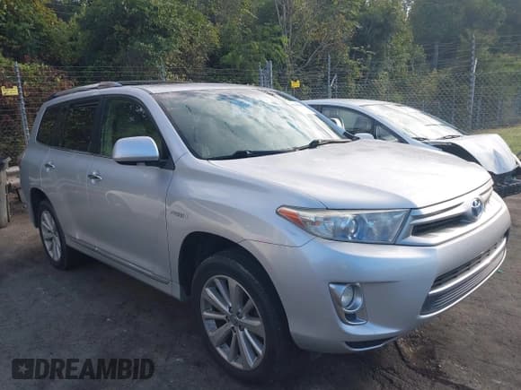 ✅ 2013 Toyota Highlander Limited • VIN: JTEDC3EH3D2011606 • Lot: 43241868. Wystawiony na IAAI z przebiegiem 123 556 mil. Bezpłatny archiwum sprzedaży aukcyjnych z USA i szczegółowy raport historii pojazdu na DreamBid. Zdjęcie 13.