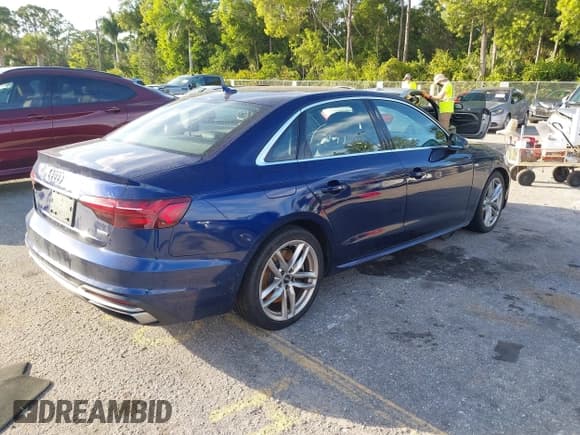 ✅ 2020 Audi A4 Premium Plus • VIN: WAUENAF41LN009494 • Lot: 43622783. Wystawiony na IAAI z przebiegiem 78 755 mil. Bezpłatny archiwum sprzedaży aukcyjnych z USA i szczegółowy raport historii pojazdu na DreamBid. Zdjęcie 4.