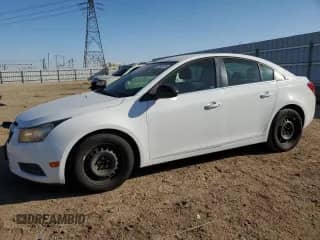 2011 Chevrolet Cruze LS z VIN 1G1PC5SH4B7277081, wystawiony jako Copart lot #82164115 z przebiegiem 185 370 mil mil oraz Czysty tytuł • Clean title. Historia ofert i sprzedaży dostępna na DreamBid. Obrazek 1.