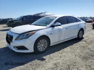 ✅ 2016 Hyundai Sonata SE • VIN: KMHE24L1XGA033776 • Lot: 82283545. Listed on Copart with 130,658 mi. Free auction sales archive from the USA and detailed vehicle history report at DreamBid. Image 1.