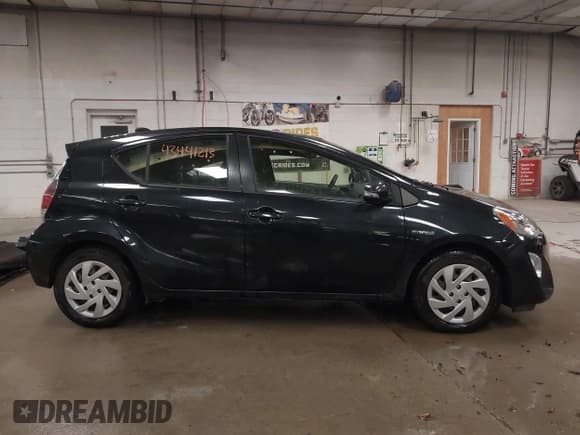 ✅ 2015 Toyota Prius One • VIN: JTDKDTB33F1101543 • Lot: 43441213. Listed on IAAI with 25,445 mi. Free auction sales archive from the USA and detailed vehicle history report at DreamBid. Image 14.