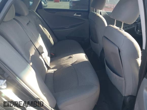 ✅ 2012 Hyundai Sonata GLS • VIN: 5NPEB4AC4CH490787 • Lot: 43403195. Listed on IAAI with 207,701 mi. Free auction sales archive from the USA and detailed vehicle history report at DreamBid. Image 8.