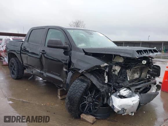 ✅ 2020 Toyota Tundra SR5 • VIN: 5TFEY5F19LX265572 • Lot: 41605510. Listed on IAAI with 47,549 mi. Free auction sales archive from the USA and detailed vehicle history report at DreamBid. Image 6.