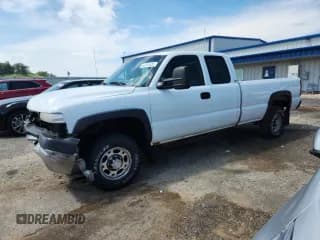 ✅ 2001 Chevrolet Silverado 2500HD LS • VIN: 1GCHK29U61E204921 • Lot: 63318435. Wystawiony na Copart z przebiegiem 283 890 mil. Bezpłatny archiwum sprzedaży aukcyjnych z USA i szczegółowy raport historii pojazdu na DreamBid. Zdjęcie 1.