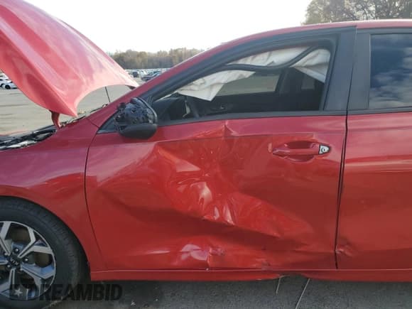 ✅ 2020 Kia Forte LXS • VIN: 3KPF24AD6LE248567 • Лот: 91655675. Опубликован ранее на Copart с пробегом 127 121 миль. Бесплатный доступ к архиву аукционных продаж из США и подробный отчёт об истории автомобиля на DreamBid. Изображение 7.