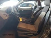 ✅ 2010 Chevrolet Malibu 1LS • VIN: 1G1ZB5EBXAF219399 • Lot: 90817175. Wystawiony na Copart z przebiegiem 119 807 mil. Bezpłatny archiwum sprzedaży aukcyjnych z USA i szczegółowy raport historii pojazdu na DreamBid. Zdjęcie 7.