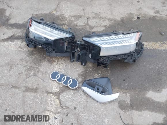 ✅ 2023 Audi Q4 e-tron Prestige • VIN: WA1M2BFZ0PP039552 • Лот: 41765914. Опубликован ранее на IAAI с пробегом 23 149 миль. Бесплатный доступ к архиву аукционных продаж из США и подробный отчёт об истории автомобиля на DreamBid. Изображение 12.