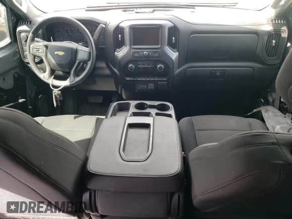 ✅ 2021 Chevrolet Silverado 1500 Custom • VIN: 1GCRYBEK2MZ366355 • Lot: 69865394. Wystawiony na Copart z przebiegiem 59 801 mil. Bezpłatny archiwum sprzedaży aukcyjnych z USA i szczegółowy raport historii pojazdu na DreamBid. Zdjęcie 8.