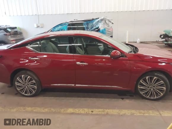 ✅ 2019 Nissan Altima Platinum • VIN: 1N4BL4FW9KN302661 • Lot: 41848039. Listed on IAAI with 68,466 mi. Free auction sales archive from the USA and detailed vehicle history report at DreamBid. Image 13.