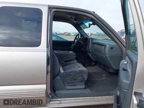 ✅ 2000 Chevrolet Silverado 1500 • VIN: 1GCEK19T9YZ324591 • Лот: 43534853. Опубликован ранее на IAAI с пробегом 195 936 миль. Бесплатный доступ к архиву аукционных продаж из США и подробный отчёт об истории автомобиля на DreamBid. Изображение 4.