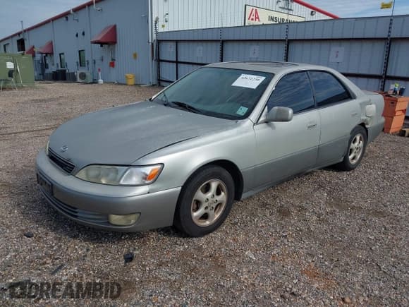 ✅ 1998 Lexus ES 300 • VIN: JT8BF28G9W5016146 • Lot: 42672230. Listed on IAAI with 303,819 mi. Free auction sales archive from the USA and detailed vehicle history report at DreamBid. Image 2.