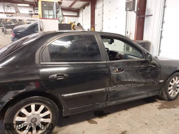 2003 Hyundai Sonata GLS с VIN KMHWF35H33A782779, выставлен на аукционе IAAI как лот 41702937 с пробегом 285 264 миль миль и . История ставок и продаж доступна на DreamBid. Изображение 14.