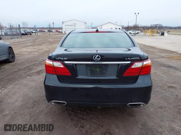 ✅ 2010 Lexus LS 460 L • VIN: JTHDL5EF2A5001026 • Lot: 41236901. Listed on IAAI with 156,716 mi. Free auction sales archive from the USA and detailed vehicle history report at DreamBid. Image 16.