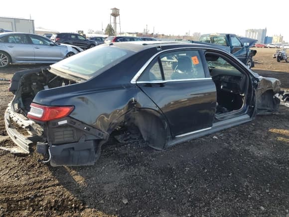 ✅ 2017 Lincoln Continental Livery • VIN: 1LN6L9HK3H5601523 • Лот: 49179555. Опубликован ранее на Copart с пробегом Не указан. Бесплатный доступ к архиву аукционных продаж из США и подробный отчёт об истории автомобиля на DreamBid. Изображение 3.