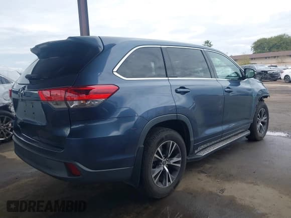 ✅ 2017 Toyota Highlander LE • VIN: 5TDZZRFH0HS224733 • Лот: 43701475. Опубликован ранее на IAAI с пробегом 139 866 миль. Бесплатный доступ к архиву аукционных продаж из США и подробный отчёт об истории автомобиля на DreamBid. Изображение 4.
