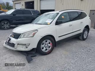 ✅ 2015 Chevrolet Traverse LS • VIN: 1GNKRFKD5FJ152528 • Lot: 43338923. Wystawiony na IAAI z przebiegiem Nie podano. Bezpłatny archiwum sprzedaży aukcyjnych z USA i szczegółowy raport historii pojazdu na DreamBid. Zdjęcie 2.