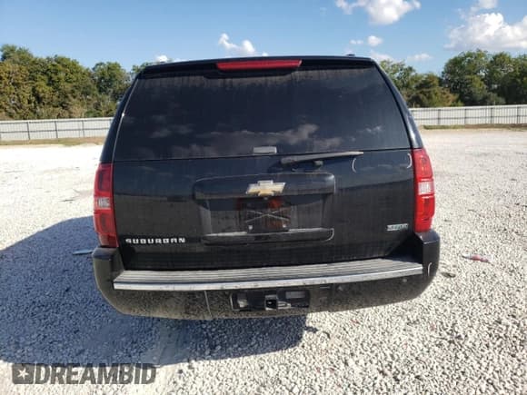 ✅ 2011 Chevrolet Suburban LTZ • VIN: 1GNSKKE30BR230225 • Lot: 70895664. Wystawiony na Copart z przebiegiem 169 603 mil. Bezpłatny archiwum sprzedaży aukcyjnych z USA i szczegółowy raport historii pojazdu na DreamBid. Zdjęcie 6.