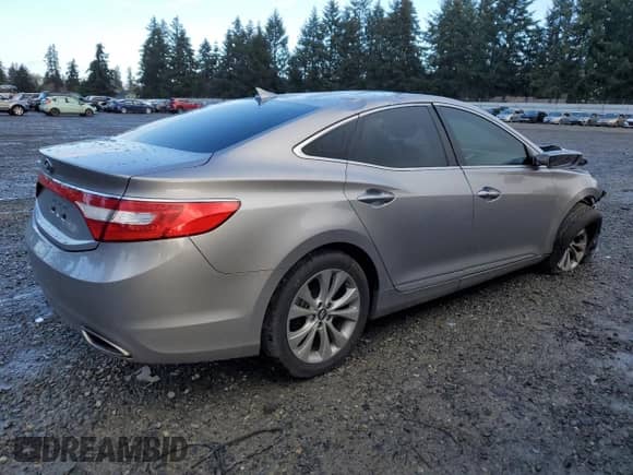 2013 Hyundai Azera с VIN KMHFG4JG6DA250704, выставлен на аукционе Copart как лот 86338934 с пробегом Не указан миль и Списание • Salvage title. История ставок и продаж доступна на DreamBid. Изображение 3.