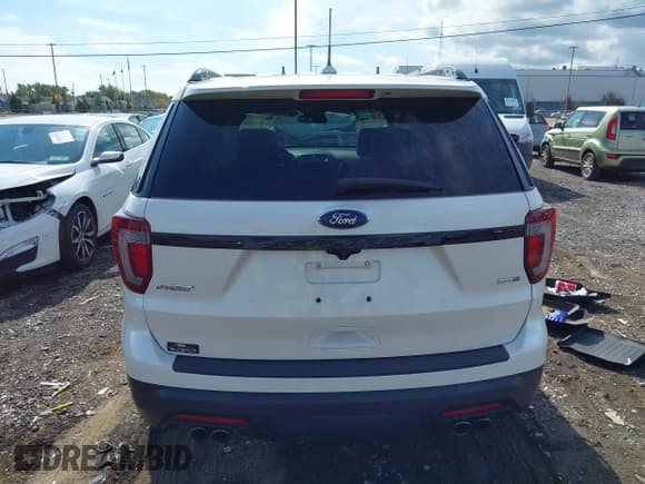 ✅ 2019 Ford Explorer Sport • VIN: 1FM5K8GT2KGA00490 • Lot: 43286006. Wystawiony na IAAI z przebiegiem 203 050 mil. Bezpłatny archiwum sprzedaży aukcyjnych z USA i szczegółowy raport historii pojazdu na DreamBid. Zdjęcie 16.