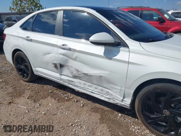 ✅ 2025 Volkswagen Jetta SE • VIN: 3VW7X7BU4SM061349 • Лот: 43414717. Опубликован ранее на IAAI с пробегом 5 026 миль. Бесплатный доступ к архиву аукционных продаж из США и подробный отчёт об истории автомобиля на DreamBid. Изображение 6.