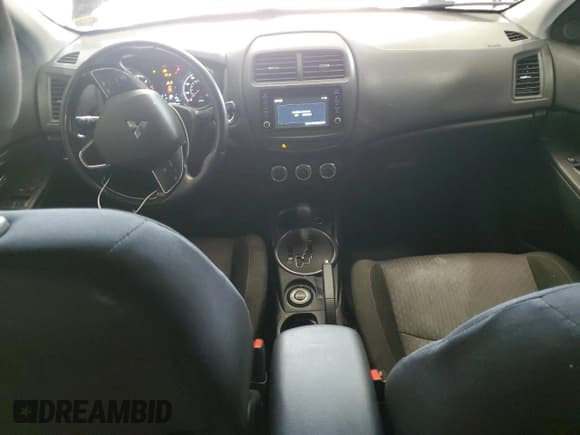 ✅ 2017 Mitsubishi Outlander SE • VIN: JA4AR3AWXHZ043728 • Лот: 60508665. Опубликован ранее на Copart с пробегом 77 130 миль. Бесплатный доступ к архиву аукционных продаж из США и подробный отчёт об истории автомобиля на DreamBid. Изображение 8.