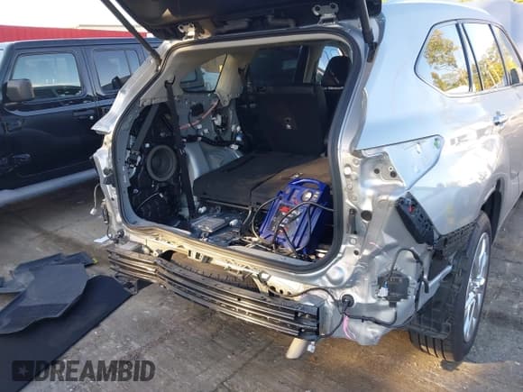 ✅ 2024 Toyota Highlander Hybrid Limited • VIN: 5TDXBRCH0RS605483 • Лот: 43373096. Опубликован ранее на IAAI с пробегом 58 393 миль. Бесплатный доступ к архиву аукционных продаж из США и подробный отчёт об истории автомобиля на DreamBid. Изображение 19.