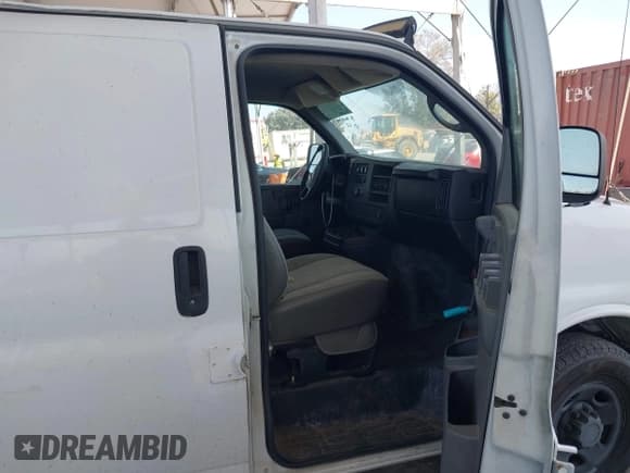 ✅ 2009 Chevrolet Express Cargo • VIN: 1GCGG29C991131616 • Lot: 42967074. Listed on IAAI with 186,694 mi. Free auction sales archive from the USA and detailed vehicle history report at DreamBid. Image 5.