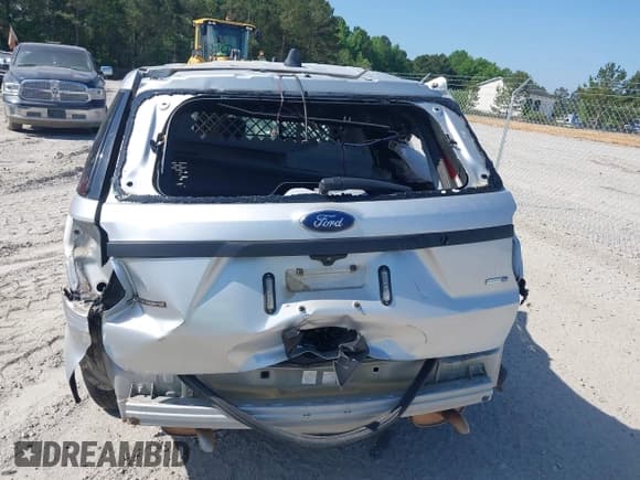 ✅ 2018 Ford Police Interceptor Utility • VIN: 1FM5K8AR6JGA32757 • Lot: 42124791. Wystawiony na IAAI z przebiegiem Nie podano. Bezpłatny archiwum sprzedaży aukcyjnych z USA i szczegółowy raport historii pojazdu na DreamBid. Zdjęcie 20.