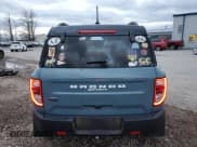 ✅ 2022 Ford Bronco Sport Outer Banks • VIN: 3FMCR9C69NRD35137 • Lot: 91796295. Wystawiony na Copart z przebiegiem 43 493 mil. Bezpłatny archiwum sprzedaży aukcyjnych z USA i szczegółowy raport historii pojazdu na DreamBid. Zdjęcie 6.