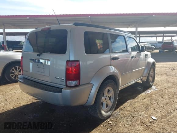✅ 2011 Dodge Nitro SXT • VIN: 1D4PT5GK9BW550374 • Lot: 43582756. Listed on IAAI with 129,481 mi. Free auction sales archive from the USA and detailed vehicle history report at DreamBid. Image 4.