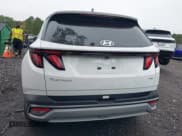 ✅ 2025 Hyundai Tucson SE • VIN: 5NMJACDE2SH485785 • Lot: 43303199. Wystawiony na IAAI z przebiegiem 3 975 mil. Bezpłatny archiwum sprzedaży aukcyjnych z USA i szczegółowy raport historii pojazdu na DreamBid. Zdjęcie 16.