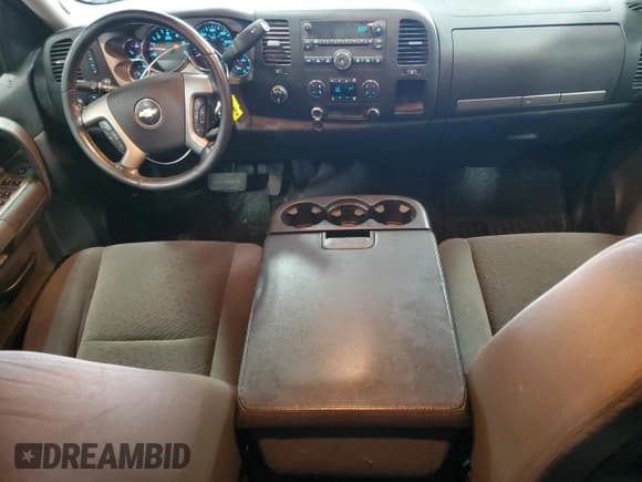 ✅ 2007 Chevrolet Silverado 2500HD Work Truck • VIN: 1GCHK29K87E506699 • Лот: 65772784. Опубликован ранее на Copart с пробегом 161 536 миль. Бесплатный доступ к архиву аукционных продаж из США и подробный отчёт об истории автомобиля на DreamBid. Изображение 8.