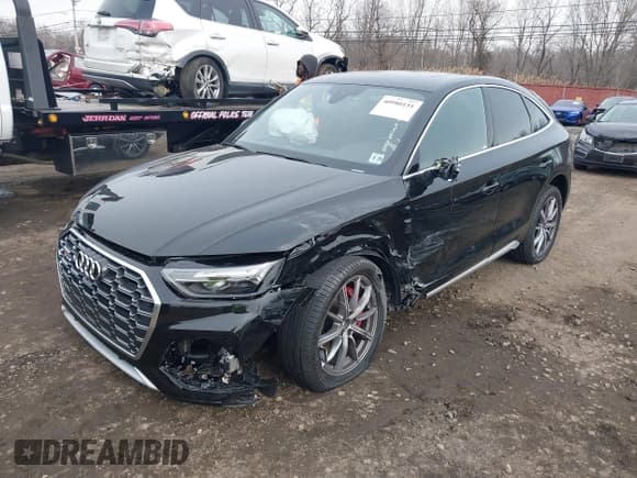 ✅ 2024 Audi SQ5 Sportback Premium Plus • VIN: WA124AFY6R2104522 • Lot: 40980151. Listed on IAAI with 2,429 mi. Free auction sales archive from the USA and detailed vehicle history report at DreamBid. Image 18.