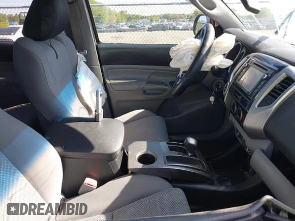 ✅ 2015 Toyota Tacoma • VIN: 3TMLU4EN1FM185873 • Lot: 41970430. Listed on IAAI with 191,790 mi. Free auction sales archive from the USA and detailed vehicle history report at DreamBid. Image 5.