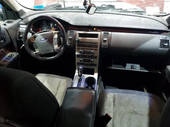 ✅ 2010 Ford Flex SEL • VIN: 2FMHK6CC1ABA34773 • Lot: 58503145. Wystawiony na Copart z przebiegiem 209 548 mil. Bezpłatny archiwum sprzedaży aukcyjnych z USA i szczegółowy raport historii pojazdu na DreamBid. Zdjęcie 8.