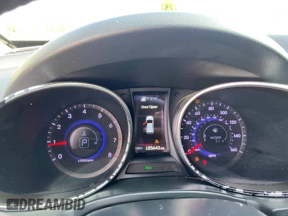 ✅ 2016 Hyundai Santa Fe Limited • VIN: 5XYZUDLA7GG357624 • Lot: 72616734. Wystawiony na Copart z przebiegiem 185 643 mil mil. Skorzystaj z bezpłatnego archiwum sprzedaży aukcyjnych z USA i zobacz szczegółowy raport historii pojazdu na DreamBid. Zdjęcie 8.