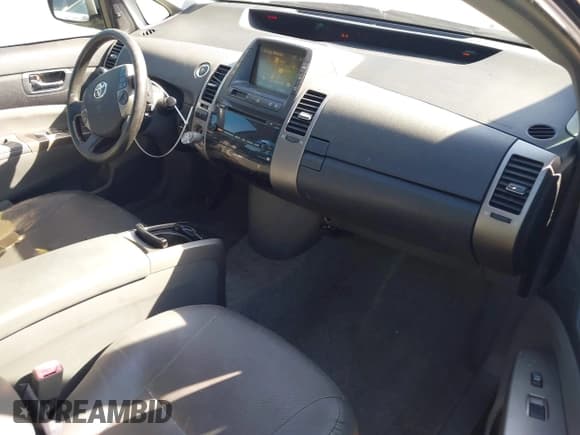 ✅ 2008 Toyota Prius • VIN: JTDKB20UX83403107 • Lot: 43530928. Listed on IAAI with 228,634 mi. Free auction sales archive from the USA and detailed vehicle history report at DreamBid. Image 5.