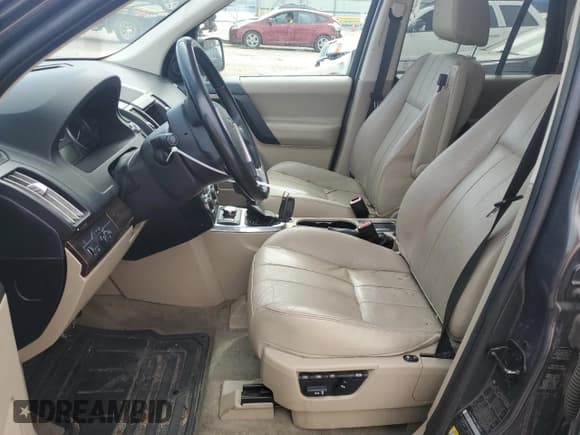 ✅ 2012 Land Rover LR2 HSE • VIN: SALFR2BN8CH296047 • Lot: 76957374. Wystawiony na Copart z przebiegiem 122 251 mil. Bezpłatny archiwum sprzedaży aukcyjnych z USA i szczegółowy raport historii pojazdu na DreamBid. Zdjęcie 7.