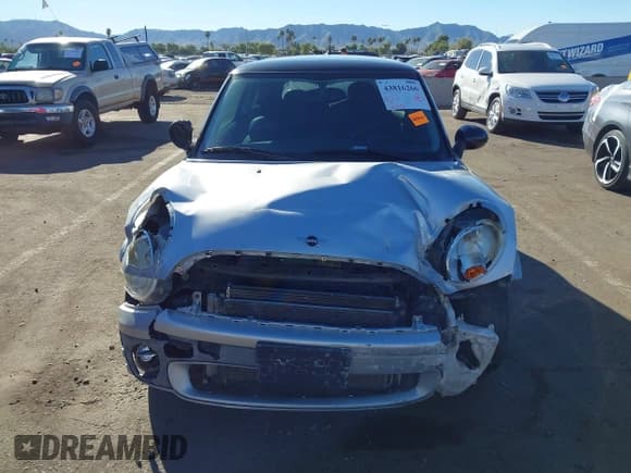 ✅ 2010 MINI Hardtop • VIN: WMWMF3C50ATU79123 • Lot: 43816266. Wystawiony na IAAI z przebiegiem 101 137 mil. Bezpłatny archiwum sprzedaży aukcyjnych z USA i szczegółowy raport historii pojazdu na DreamBid. Zdjęcie 6.