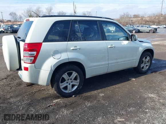 ✅ 2006 Suzuki Grand Vitara Luxury • VIN: JS3TE947664101797 • Lot: 41589092. Listed on IAAI with 159,153 mi. Free auction sales archive from the USA and detailed vehicle history report at DreamBid. Image 4.