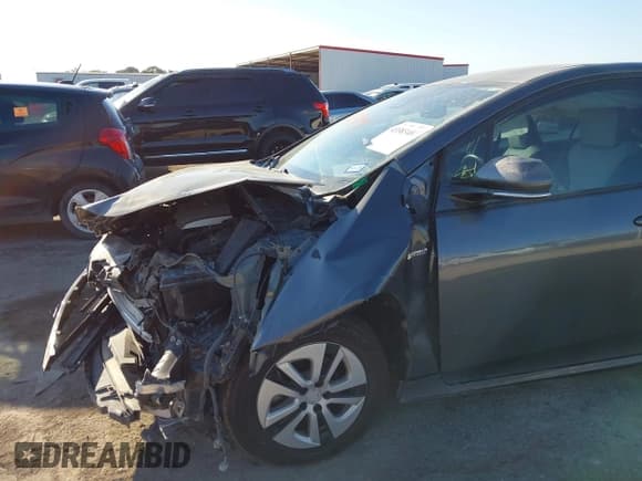 ✅ 2017 Toyota Prius Three • VIN: JTDKARFU0H3032221 • Лот: 43383404. Опубликован ранее на IAAI с пробегом 203 223 миль. Бесплатный доступ к архиву аукционных продаж из США и подробный отчёт об истории автомобиля на DreamBid. Изображение 6.